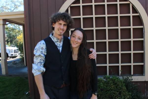 Seeking rent in Monterey NO SINGLE MEN NO WEIRDOS 1