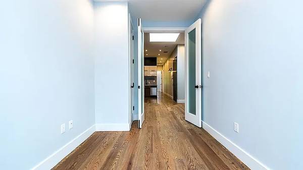 $3,800 / 3br - Spacious and newly renovated 3-bedroom, 2 full-bath (Bushwick)63816575746305120