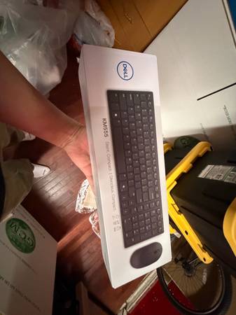 Wireless Dell Keyboard and mouse for sale 1