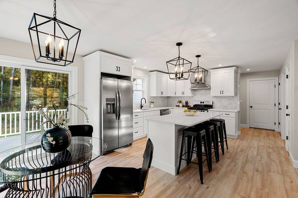 $719,900 / 3br - 2068ft2 - Amplio condominio de 3 habitaciones, 2.5 baños en 5.5 acres – ¡Sin HOA! (Plaistow)64212263675395123