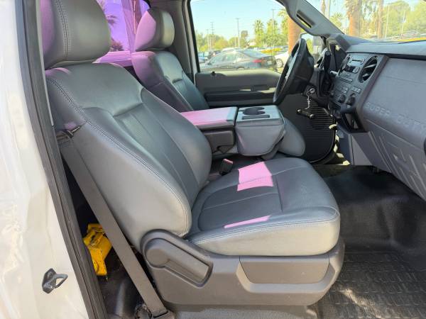 2011 Ford F-350 XL Dually - Photo 6