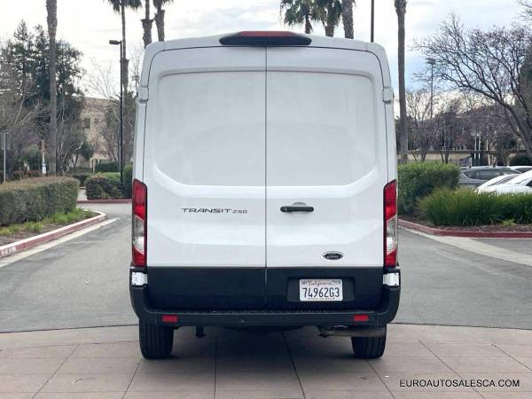 2023 Ford Transit 250 3dr - Photo 6