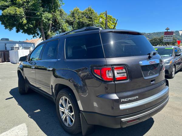 ONE OWNER-2014 GMC ACADIA SLT-2-clean car fax/title-BELOW RETAIL - $8,299 (santa rosa)63470586207361124