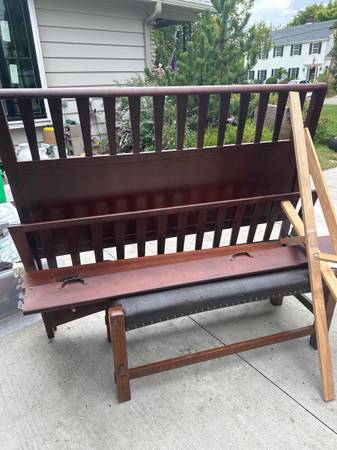 Queen size solid wood bed frame 1