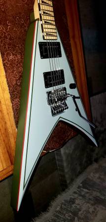 Flying V guitar 1