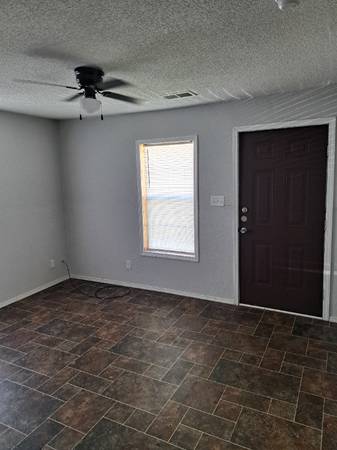$985.00 / 3br - 1120ft2 - 3 Bdrm 1 Ba New To The Downtown Area63812779728385121