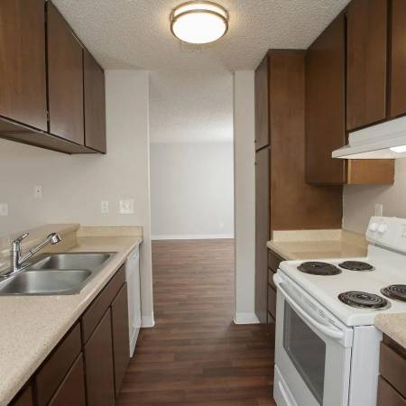$2,946 / 2br - 1010ft2 - Balcony, Swimming Pool, Street Parking, Corner Unit64009500584449124