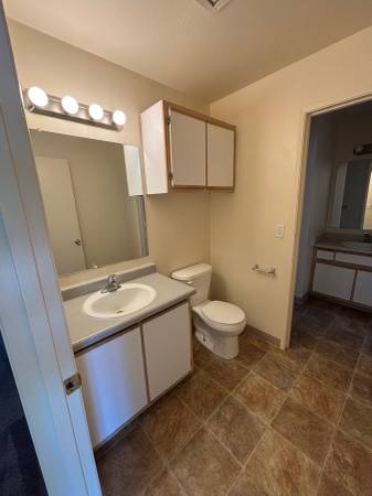 $1,450 / 2br - 945ft2 - Move-In Special! 3rd Floor 2-Bed, 1-Bath Apartment - #325 (Gateway)63977277811074122