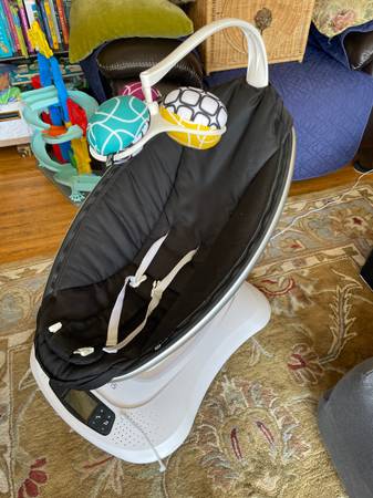 4Moms Mamaroo 1