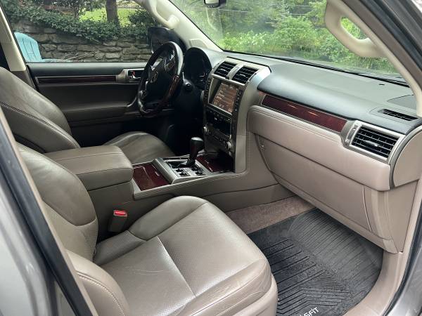 2014 Lexus GX460 Luxury solo 68 mil millas, TÍTULO LIMPIO, guardado en garaje - $28,250 (Louisville)63654695931907124