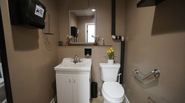 $4,800 / 1200ft2 - Store in Kensington Area (Kensington)63788762219651123