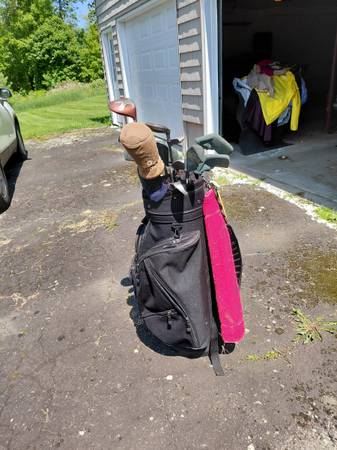 GOLF CLUBS WITH BAG 1