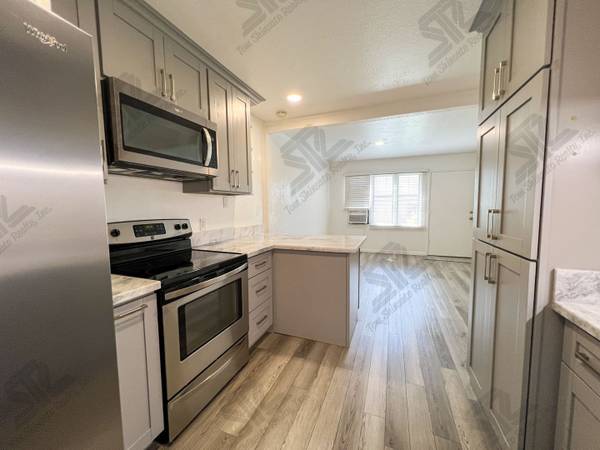 $2,650 / 2br - 768ft2 - Waiau Gardens - 2 Bedroom, 1.5 Bath Townhome, 1 Assigned Parking Stall (Pearl City)63939399527170122