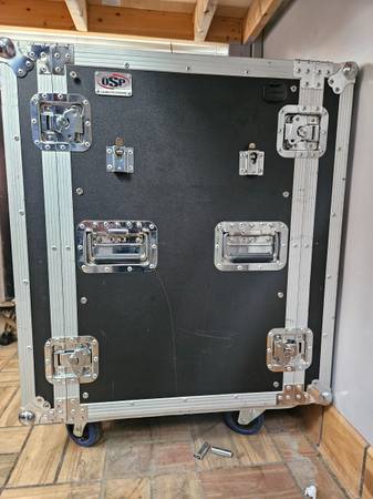 OSP 16 space flight case 20" deep I-3420 1