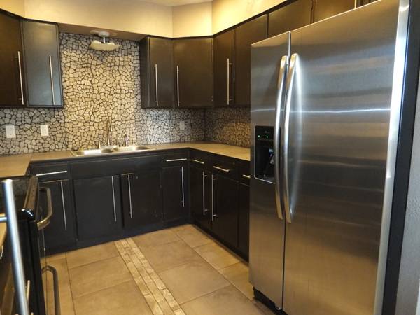 $800.00 / 1br - 2000ft2 - 837 Oxford Lane   Unit 101  Basement Room For Rent63668452869121123