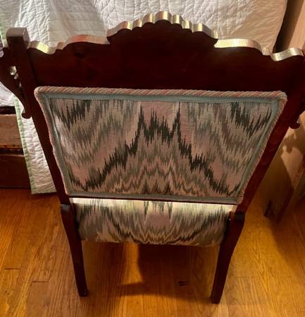 VICTORIAN CHAIR - $100 (West Knoxville)62936588061825121