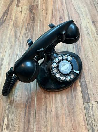 Antique Bell System Western Electric Rotary Phone 1