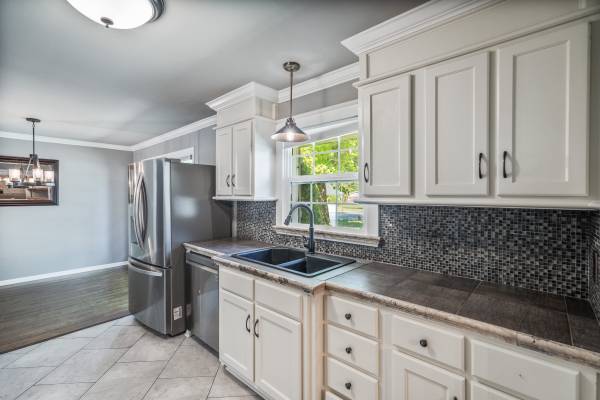 $325,000 / 3br - 1881ft2 - 705 Ridgecrest Way (Bowling Green)64177450031746121
