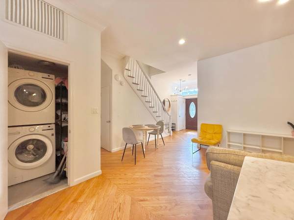 $5,000 / 4br - Sun-Soaked 4 Bed/2.5 Bath Duplex House with a Backyard ✨ (Brooklyn)64033459697665123