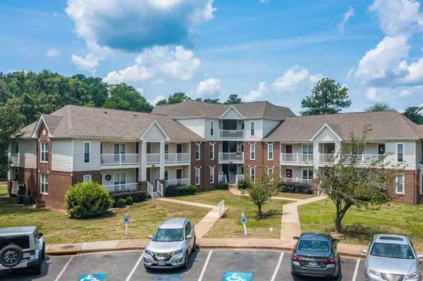 $1,474 / 1br - 900ft2 - Lots of room to call your own! Spacious 1 bed! Beautiful neighborhood! (Richmond)64027113234561124