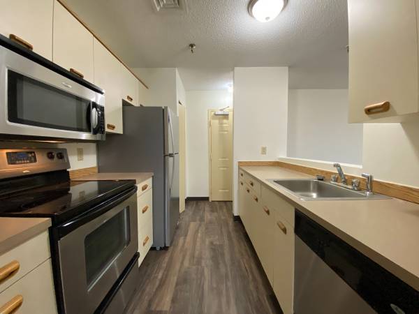 $1,853 / 2br - 1080ft2 - ¡$1000 DE DESCUENTO! Amplio apartamento de 2 habitaciones - Bloque histórico de la Ópera - Admite gatos (30 Hanover St. Manchester)63656262633217124