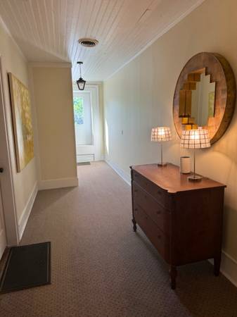 $2000.00 / 1br - 302 B Virginia Ave.63689221294977123