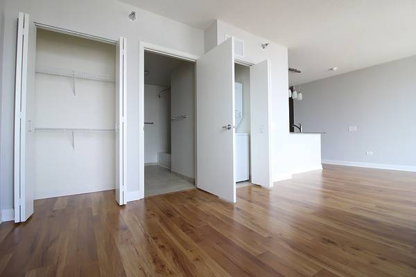 $2,103 / 1br - Luxurious Living! Convertible1 Bedroom, In-Unit W/D, Gym (Fulton River District)63959879969667121