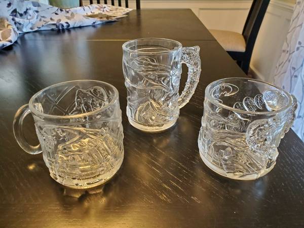 1995 McDonalds Batman Glasses $10 EACH.. MUST pickup in Fairfield,oh 1