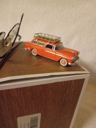 VINTAGE COLLECTIBLE 1955 CHEVY WAGON 1