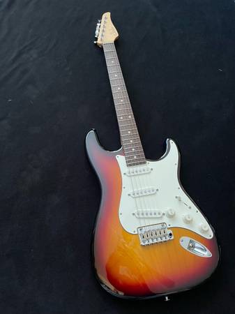 Suhr Classic S - like new 1
