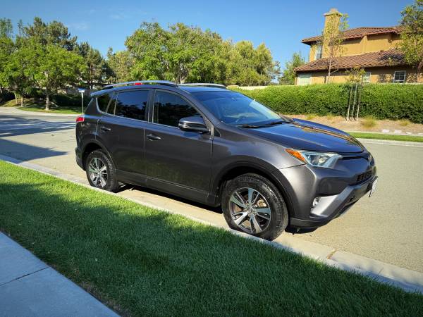 2017 Toyota Rav4 - $12,500 (San Diego)63470057794817121