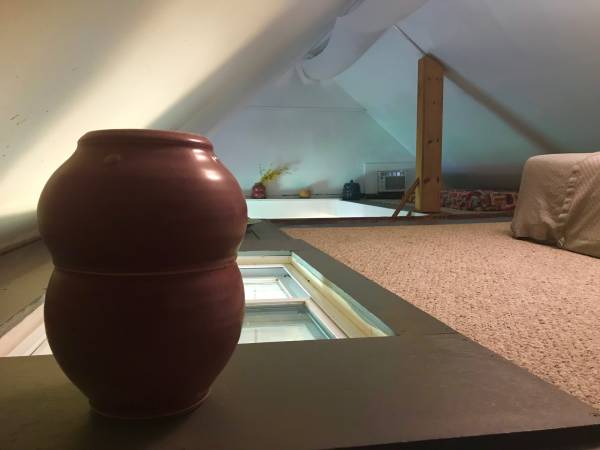 $800 / 900ft2 - Loft/Studio Apartment - on West River (Brattleboro)63313438126595123