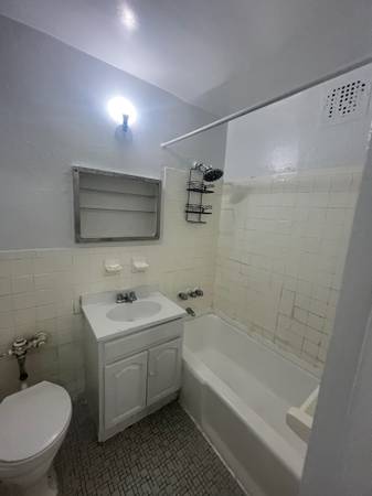 Estudio de $1,300 en 211st y Perry Ave (Bronx)63854384587777121