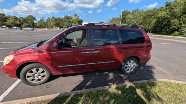Minivan Hyundai Entourage 2007 - $1.600 (Nokesville)63440027528707121