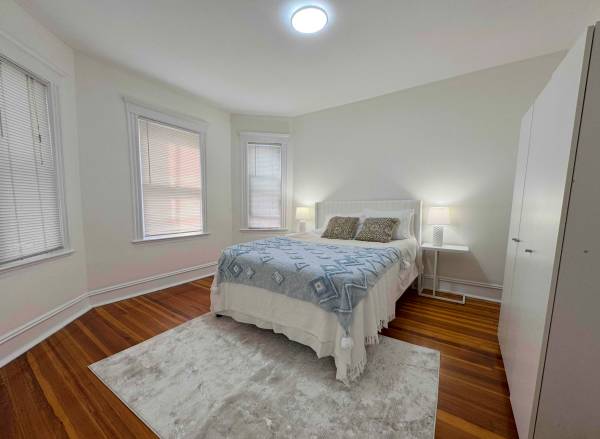 $1,450 / 3br - 1100ft2 - $1,450/1br - in 3Bed APT - Available now (Jamaica Plain Pondside)63996406331523122