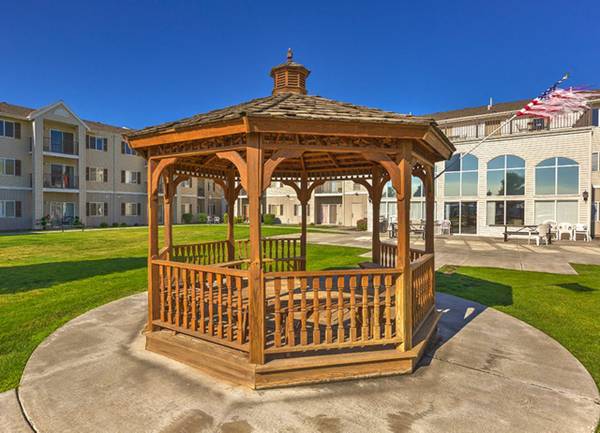 $1,122 / 2br - Housing Vouchers Welcome, Courtyard, Air Conditioner (1950 Bellerive Drive, Richland, WA)63862923870467124