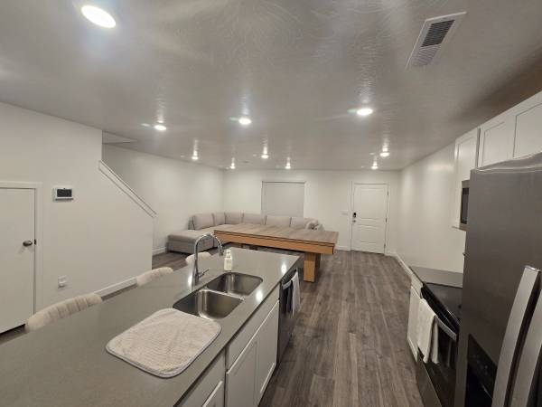 $800 / 3br - 1372ft2 - BRAND NEW TOWNHOME PRIVATE COMMUNITY ROOM FOR RENT (Long Valley)64020363027587123