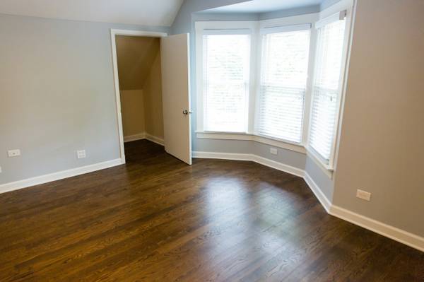 $2,500 / 3br - 1050ft2 - Bright, charming top-floor 3BR/1BA in the heart of Andersonville (Chicago)63960013030018121