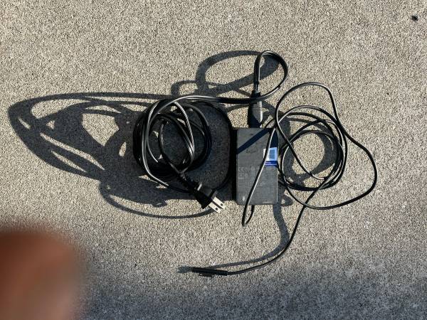 Microsoft surface charging chord 1