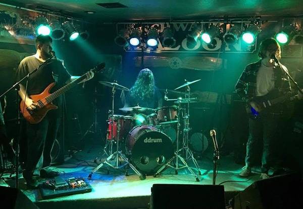 Tributo a Nirvana buscando a "Kurt" y "Krist" (Dunnellon)63388125886595121