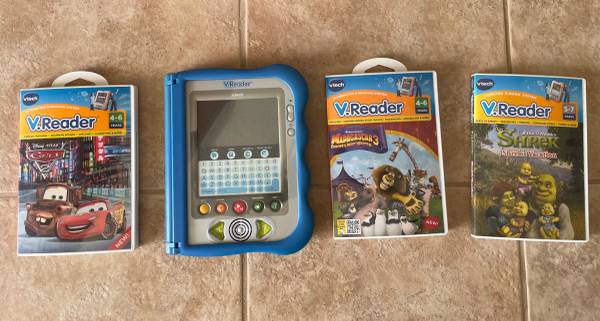V-Tech/V-Reader with 3 books/readers 1
