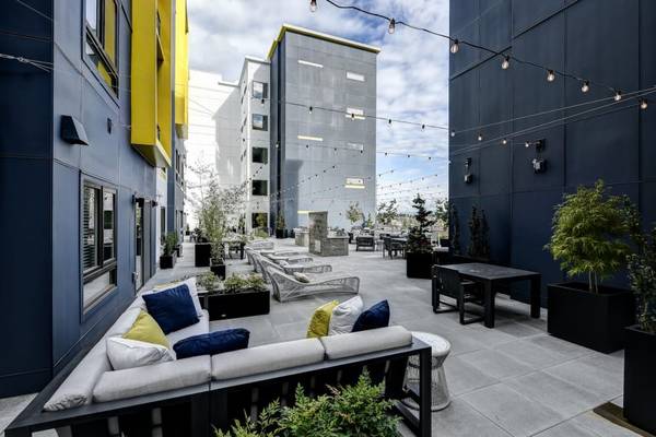 Everett WA, Stainless-Steel Appliances, 2 BD 1