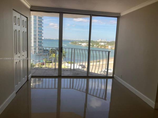 $2,895 / 2br - 1200ft2 - AVAILABLE NOW! WATERVIEWS! FAST APPROVALS! (Miami Beach/North Bay Village)64049282110851122
