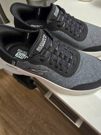 Black/grey skechers slip in, like new 1