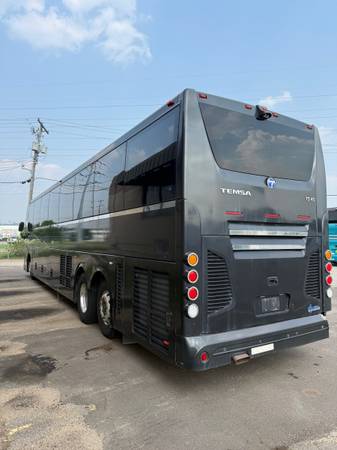 Temsa TS45, autobús de lujo negro, 2015 - $159,000 (South St. Paul)63481387301249121