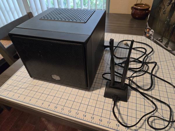 Compact E-Sports Gaming PC 1