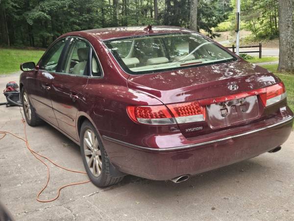 2009 Hyundai Azera Limited - $3,500 (Glenfield)63470413378049124