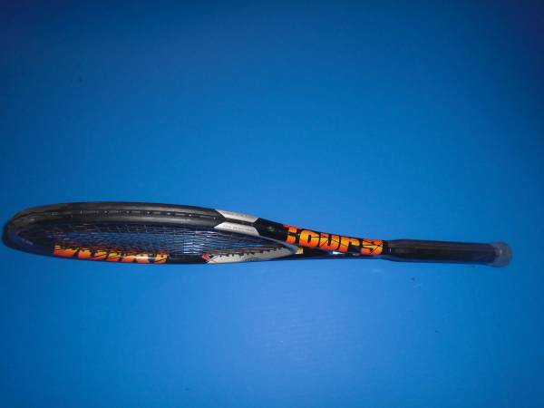 Volkl Tour 9 V-Engine MP Tennis Racquet - 4 5/8 - $35 (bellevue)63444059205121124