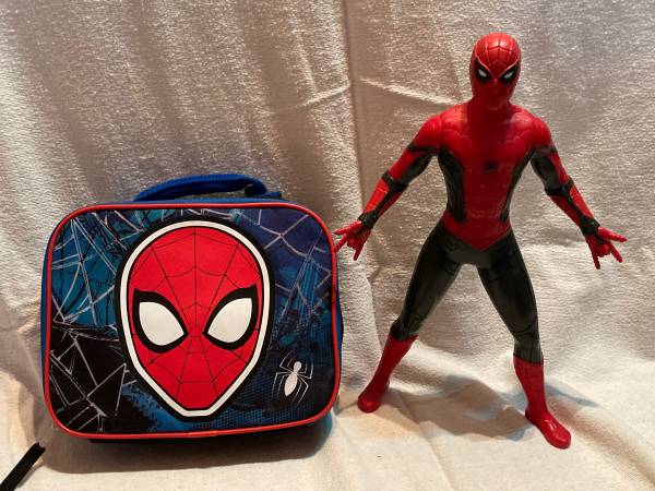Marvel Superman Superhero Lunch Bag and Figurine 1