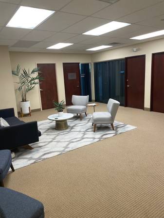 $500 / 500ft2 - Middletown / Red Bank professional office for lease (280 Highway 35)63612018113793123